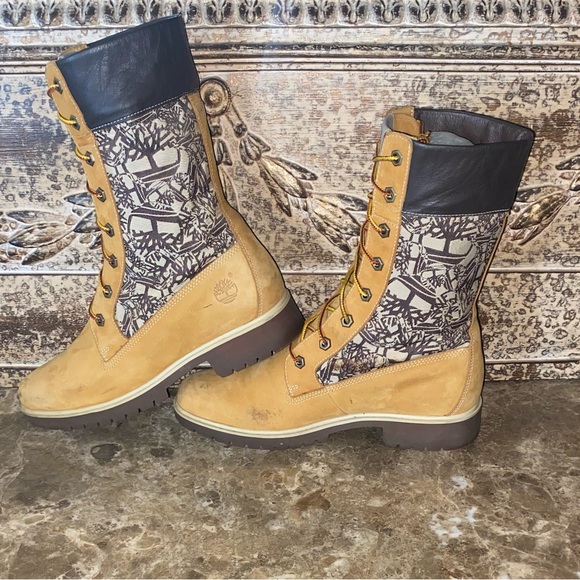 Timberland Hi-Top Boots - Picture 1 of 9